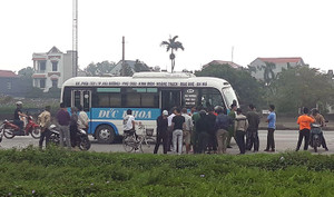 Tài xế xe buýt gục chết trong cabin trên quốc lộ 5