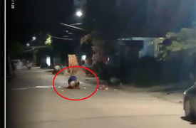 Clip: Thực hư clip chồng đâm vợ gục tại chỗ, nhiều người chứng kiến nhưng không ai can ngăn