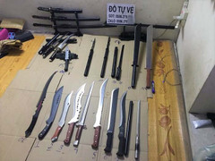 Đánh sập 'đại lý' buôn bán vũ khí thô sơ qua mạng ở Hải Phòng