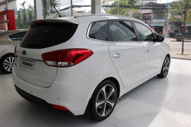 800 triệu đồng mua xe gia đình 7 chỗ ở Việt Nam?