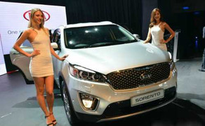 Kia Sorento 2016 bán ra ở Malaysia, rẻ bằng nửa ở Việt Nam