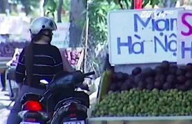 Mận Trung Quốc 'đội lốt’ mận Sa Pa, Hà Nội tràn lan ngoài vỉa hè