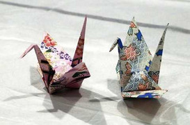 Hạc giấy ông Obama tự tay gấp khi thăm Hiroshima lay động trái tim người Nhật