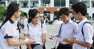 Đề thi, gợi ý lời giải môn Ngữ văn vào lớp 10 tại Bình Dương