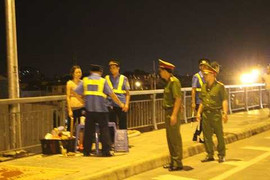 Cảnh sát truy quét các điểm 'bẫy người' trên cầu Đông Trù