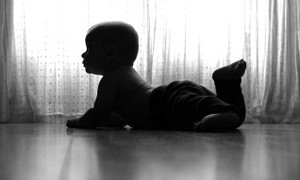 Kỳ lạ cậu bé mới 1 tuổi đã dậy thì