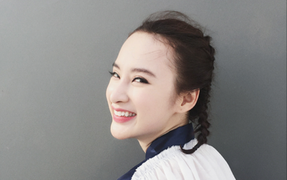 Bí quyết giúp Angela Phương Trinh 'nổi bần bật' trên thảm đỏ