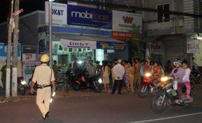 Người phụ nữ bị 'con nợ' đâm chết