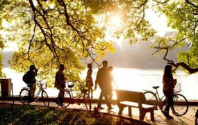 Nắng nóng khủng khiếp trên cả nước, nhiệt độ vượt ngưỡng 40 độ C