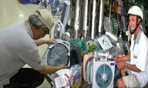 Hà Nội nóng như chảo lửa, thiết bị đối phó với mùa cúp điện 'sốt xình xịch'