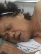 Tìm người nhà nạn nhân đuối nước tại Hồ Gươm