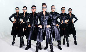 Cao Thái Sơn gây sốc khi mặc trang phục kì dị