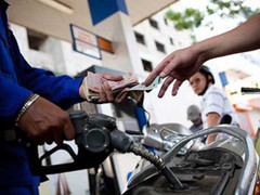 Giá xăng tăng mạnh từ 15h chiều nay