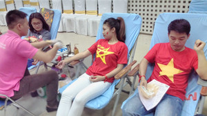 Dân văn phòng ‘đổ xô’ đi hiến máu