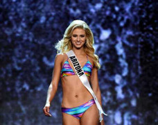 Những cô gái đẹp như búp bê làm nóng Hoa hậu Mỹ 2016