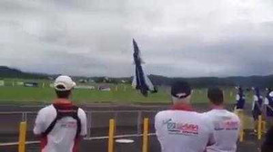 Clip: Phi công Nga trình diễn màn bay dựng đứng ngoạn mục