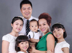 Thái Thùy Linh lần đầu khoe ảnh chồng cùng 'con anh, con em, con chúng ta'