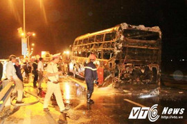 Xe khách cháy trơ khung, 42 hành khách hoảng loạn tháo chạy