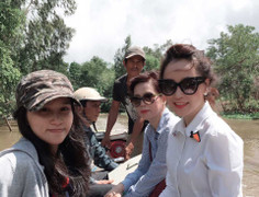 Á hậu Thái Như Ngọc trao ba căn nhà từ thiện cho người nghèo