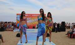 'Bikini Show' khuấy động bờ biển Sầm Sơn