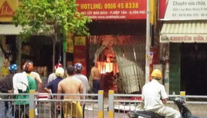 4 người chết cháy giữa Sài Gòn: Cảnh sát PCCC nói gì?