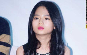 Diễn viên nhí xứ Hàn xinh đẹp làm vạn trái tim thổn thức