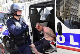 Tin tức Euro 12/6: Đến lượt CĐV Ba Lan, Bắc Ailen choảng nhau không thương tiếc