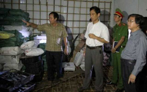 25 tấn cá nục chứa độc tố phenol: Các ngành đối nhau chan chát