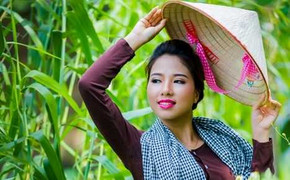 Hot girl Hà thành khoe nét đẹp đằm thắm với áo bà ba