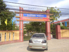 Nộp đủ tiền, 29 học sinh vẫn bị 'giam' giấy báo thi THPT quốc gia 2016