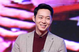 4 cô gái tố bị sao 'Hoàng tử gác mái' làm nhục trong nhà vệ sinh