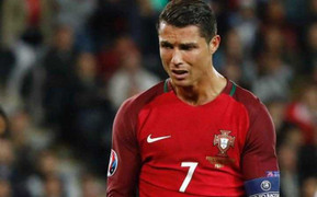 Tịt ngòi 2 trận, Ronaldo có hiệu suất tệ nhất Euro 2016