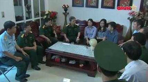 Tổng cục Chính trị thăm phi công và gia đình chiến sĩ máy bay Casa-212, Su-30