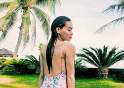 Hồ Ngọc Hà bất ngờ tung ảnh áo tắm 'nóng rẫy tay'