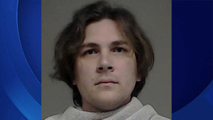 Xót xa bố cho con vào tủ lạnh sơ cứu say nắng khiến con mất mạng