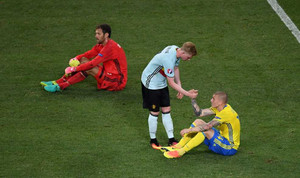 Đội sổ bảng E, Ibra cùng Thụy Điển bị loại tủi hổ