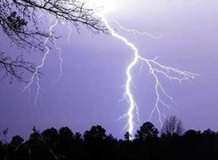 Kinh hoàng sét đánh chết cả trăm người chỉ trong 1 ngày