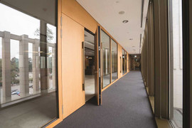 Sự khác biệt của cửa gỗ chống cháy Eurowindow