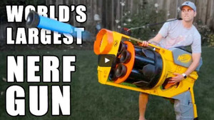 Xem khẩu súng đồ chơi lớn nhất thế giới nhả đạn 'thần sầu'