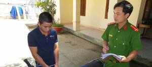 Giả khách đến quán ăn để trộm xe máy của chủ quán