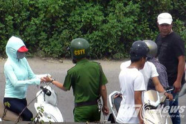 Video: Cận cảnh những pha 'cò' thi hành công vụ cùng CSGT ở Hải Phòng