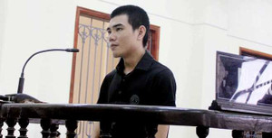 Kẻ thảm sát 4 người ở Nghệ An bình thản trước toà, xin nhận án tử