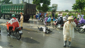 Truy tìm tài xế xe bồn tông chết người rồi bỏ chạy ở Hà Nội