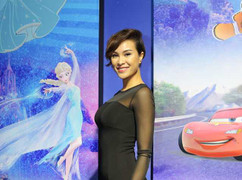 MC Phương Mai váy xuyên thấu bí ẩn, quyến rũ