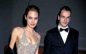 Danh sách người tình của Angelina Jolie trước Brad Pitt