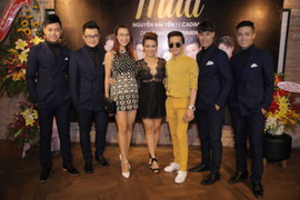 Á hậu Hoàng Oanh khoe chân thon dài, đến mừng Hải Yến và 'học trò'