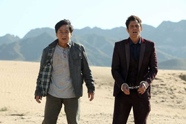 Thành Long liều lĩnh thực hiện pha hành động nguy hiểm không cần người đóng thế