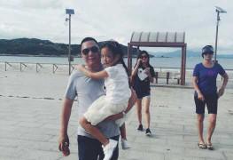 Triệu Vy xuất hiện bên chồng con sau tin đồn ly hôn