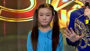 Chị gái Hồ Văn Cường giàn giụa nước mắt khi tiếp tục bị chê