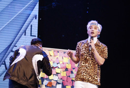 Sơn Tùng tảng lờ khi fans yêu cầu 'Chia tay người ta đi!'